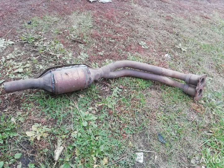 Приёмная труба(штаны) гольф 4 бора 1.6 8 клапанный