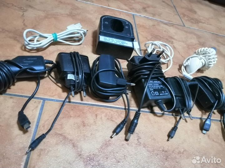 Зарядное устройство наушники телефона