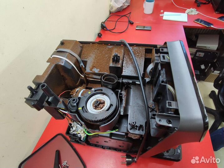 Ремонт кофемашин Delonghi, Saeco, Jura