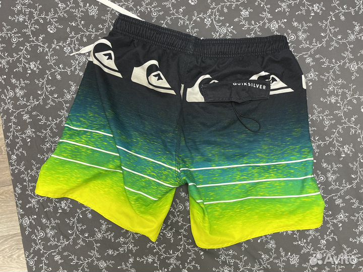 Шорты quiksilver оригинал размер M