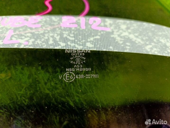 Стекло собачника заднее левое Nissan Cube Z12