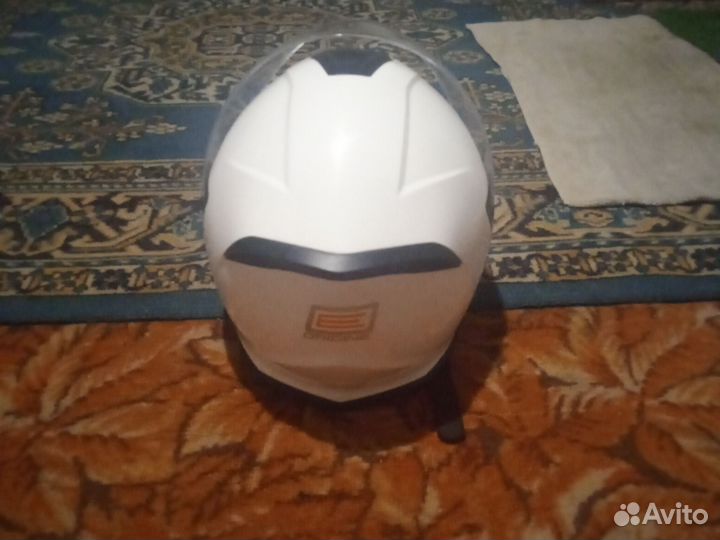 Шлем Е origine