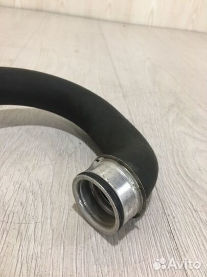 Патрубок системы охлаждения Mercedes Benz C230