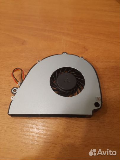 Вентилятор охлаждения для ноутбука Acer v3
