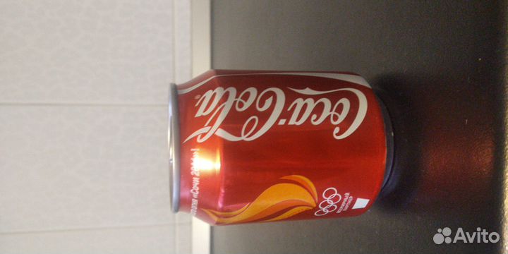 Банка Кока-Кола(целая)и мишка с факелом