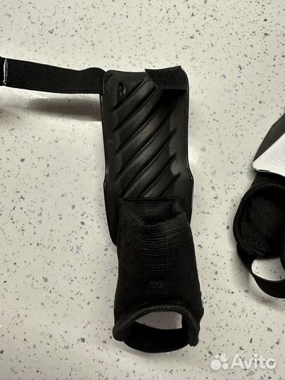 Футбольные щитки adidas TIro новые