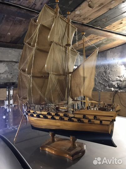 Модель корабля