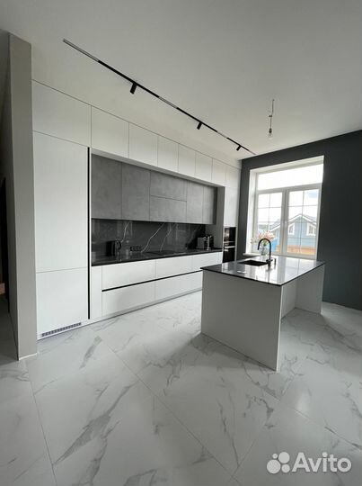 Кухонный гарнитур на заказ (нестандарт)