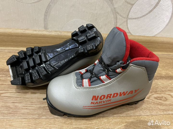 Лыжные ботинки