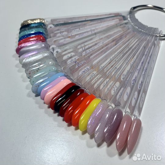 Продам палитру баз, гель лаков для маникюра бу