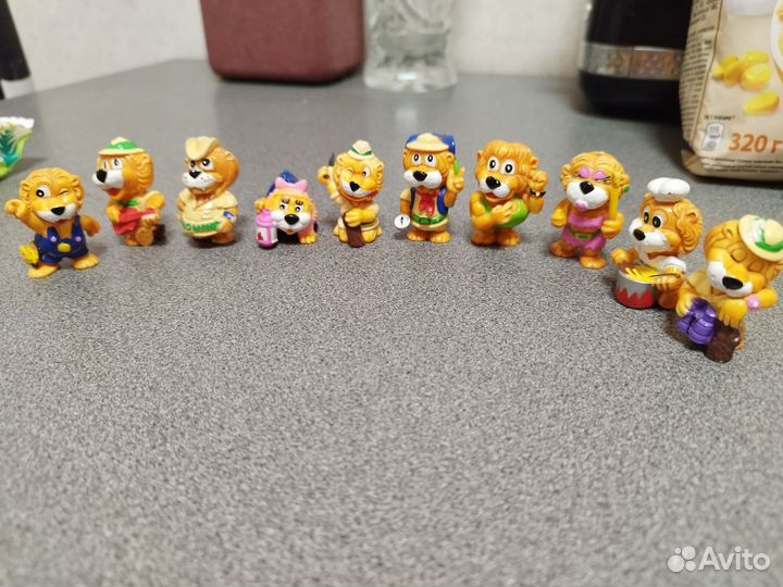 Игрушки из киндера львы