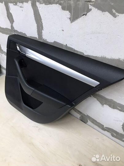 Обшивка задней правой двери Octavia A7