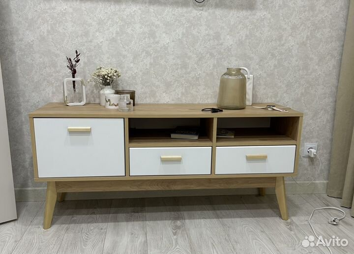 Тумба под телевизор