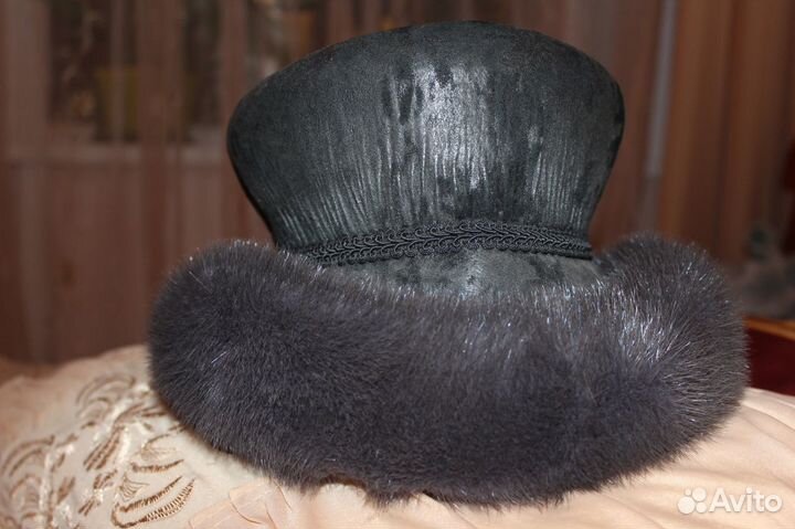 Женская зимняя шапка