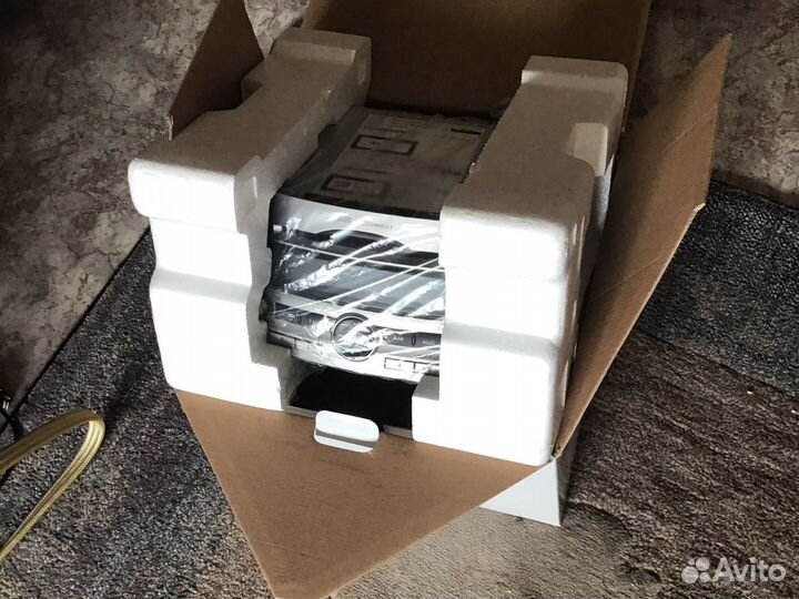 Магнитола Panasonic для Subaru Outback оригинальна