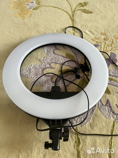 Кольцевая лампа со штативом