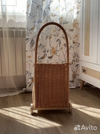 Плетеная тележка