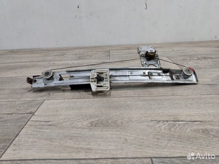 Стеклоподъемник механический задний левый Megane 2