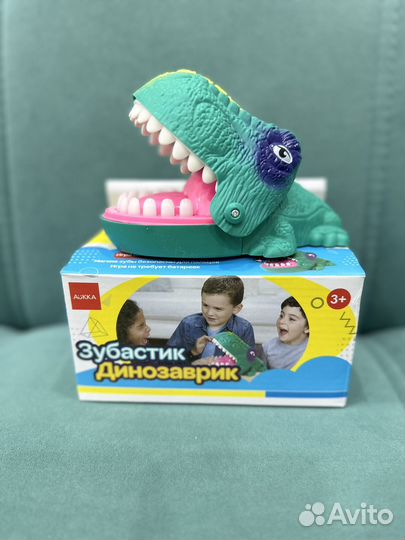 Игра настольная Динозавр Зубастик крокодил новый