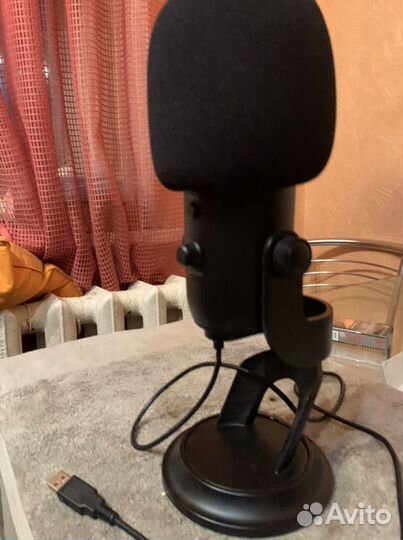 Микрофон blue yeti