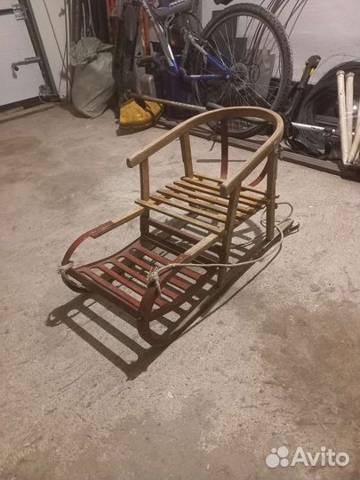 Санки детские. Дерево, металл