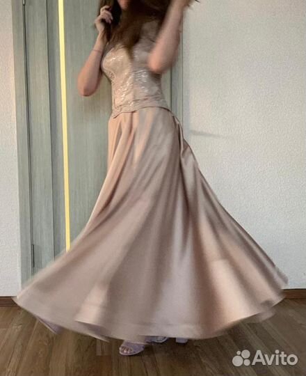 Платье вечернее