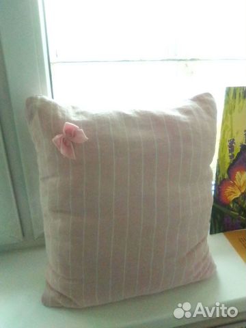 Подушка декоративная розовая