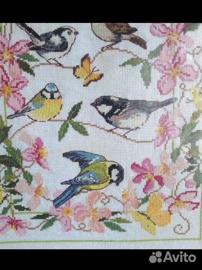 Картина в деревянной рамке