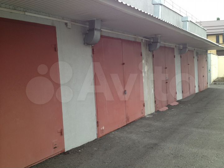 Гараж, > 30 м²