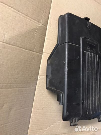 Крышка аккумулятора VAG