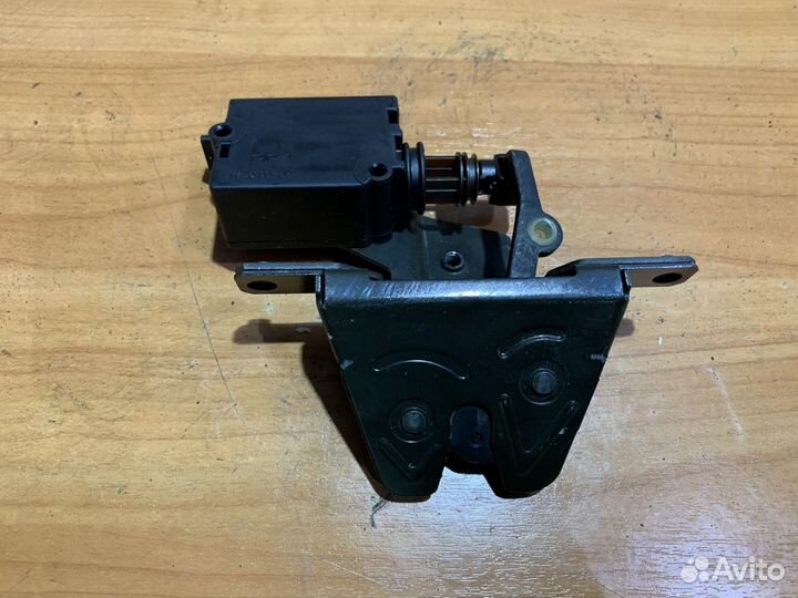 Замок багажника Bmw e39