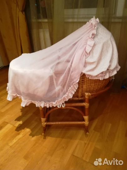 Плетёная люлька для новорожденных