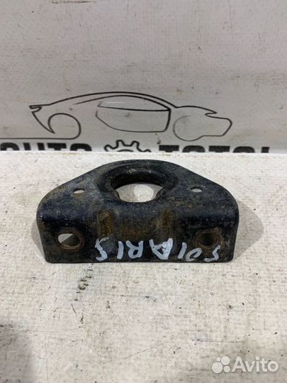 Кронштейн радиатора левый Hyundai Solaris G4FC