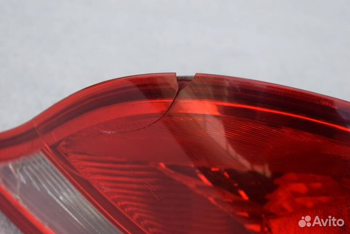 Фонарь задний левый Toyota Solara 2