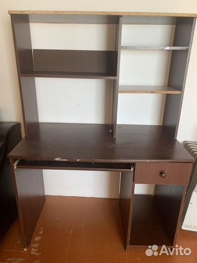 Компьютерный стол бесплатно