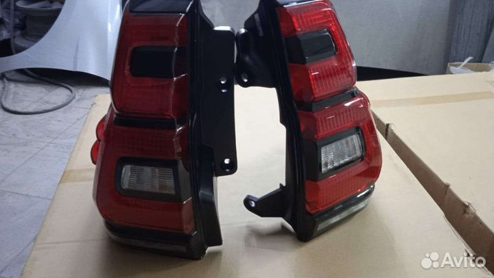 Задние фонари на Toyota Land Cruiser Prado
