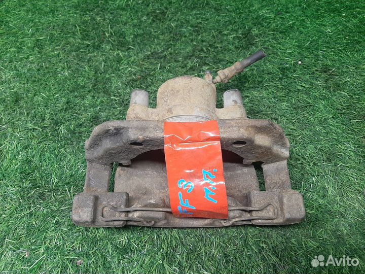 Суппорт передний правый на Ford Focus 3