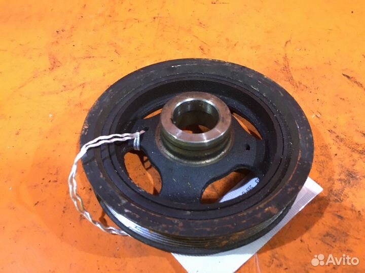 Шкив на Nissan Serena C25 MR20DE