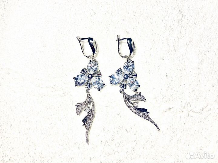 Бижутерия серьги стразы