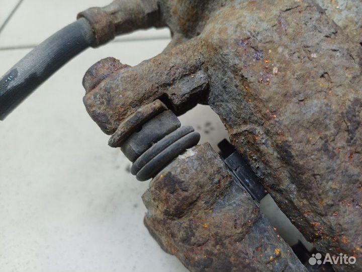 Суппорт передний правый Opel Corsa D (3D) 1.2