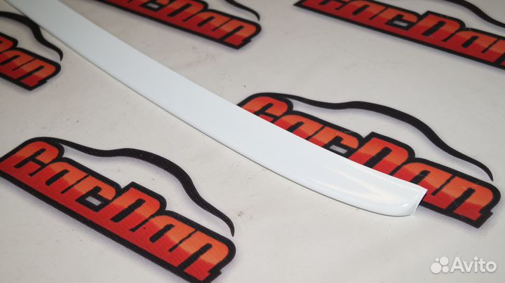 Лип спойлер Приора хетчбек (цвет белое облако)