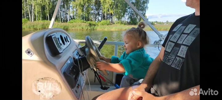 Отдых и прогулки на катере по Москве и области