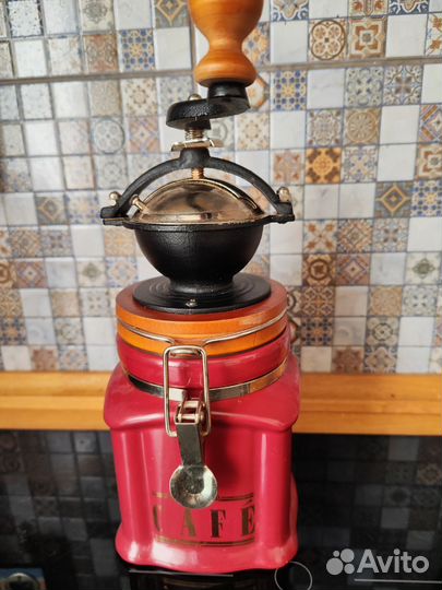 Кофемолка ручная винтаж