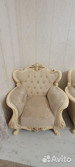 Диван и два кресла