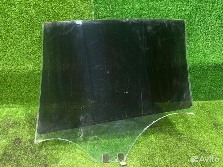 Стекло двери заднее правое Renault Megane седан 1