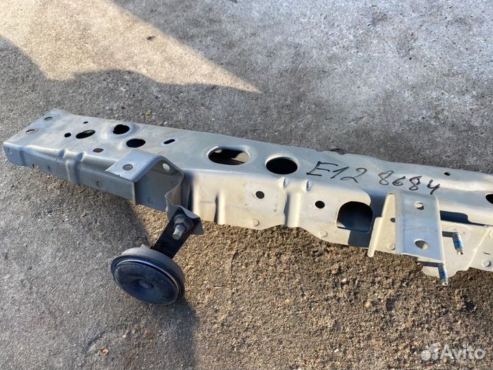 Планка телевизора передняя Nissan Note E12-228684