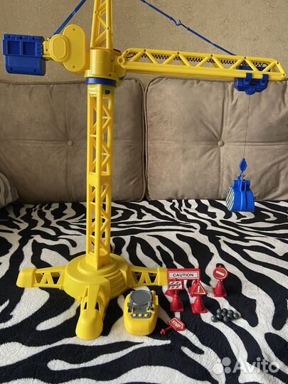 Подъемный кран на пульте управления