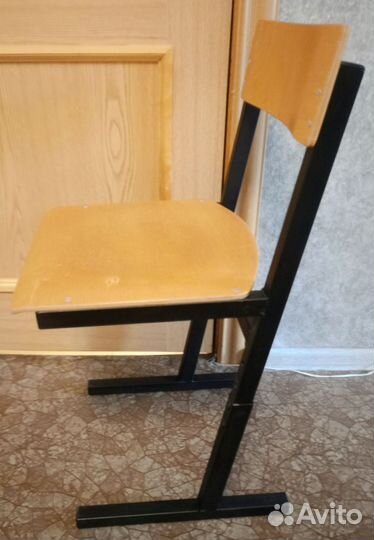 Стул школьный