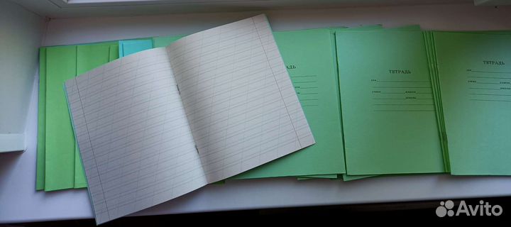 Тетрадь в косую линейку
