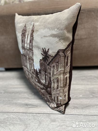 Подушка ручной работы